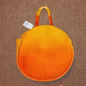 Circle straw purse